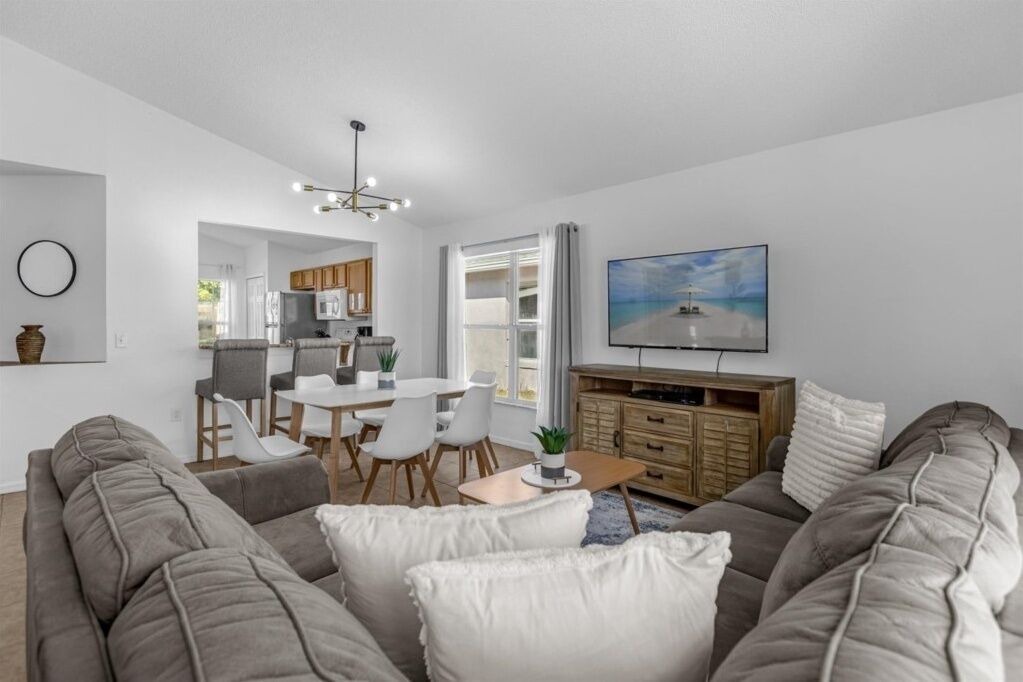 Photo of Livingroom in Lake Berkley