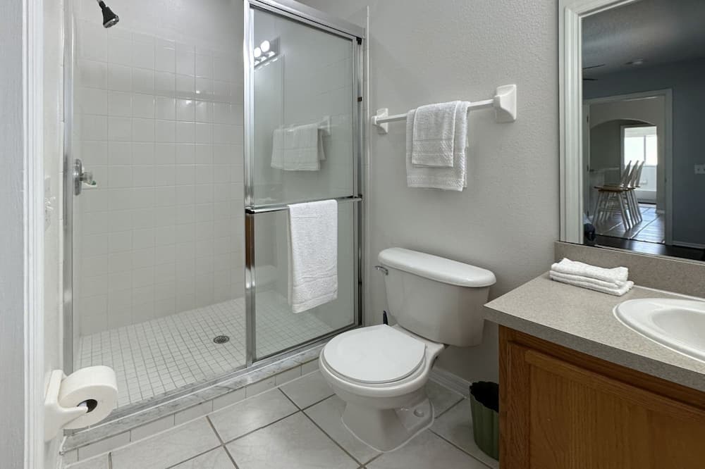 Photo of Bathroom in Hillcrest Estates