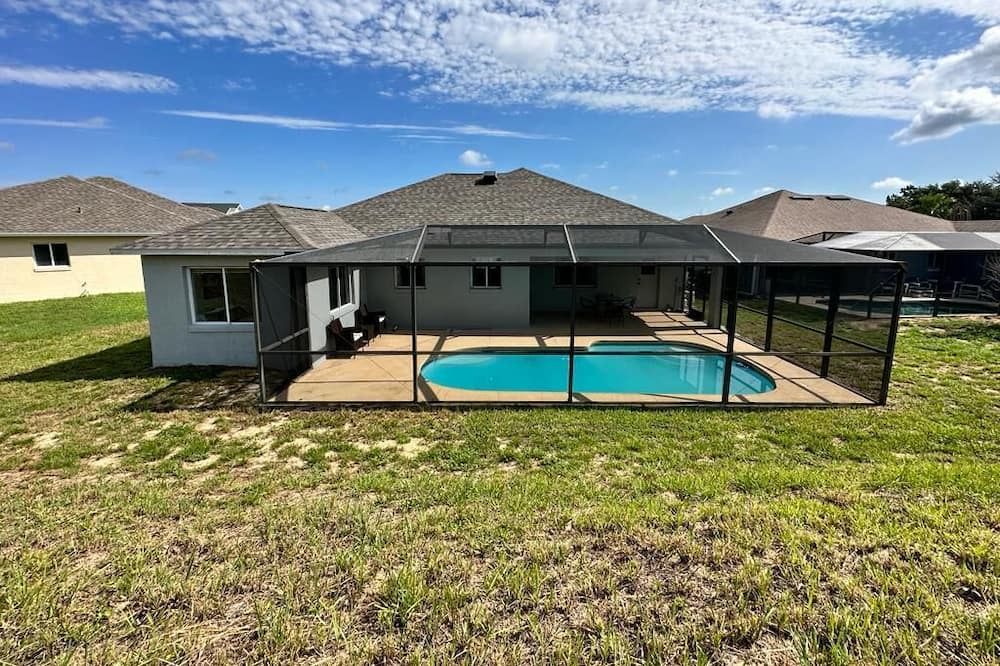 Photo of Outdoor in Hillcrest Estates