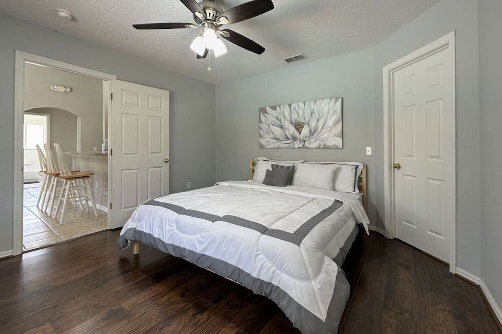 Photo of Bathroom in Hillcrest Estates