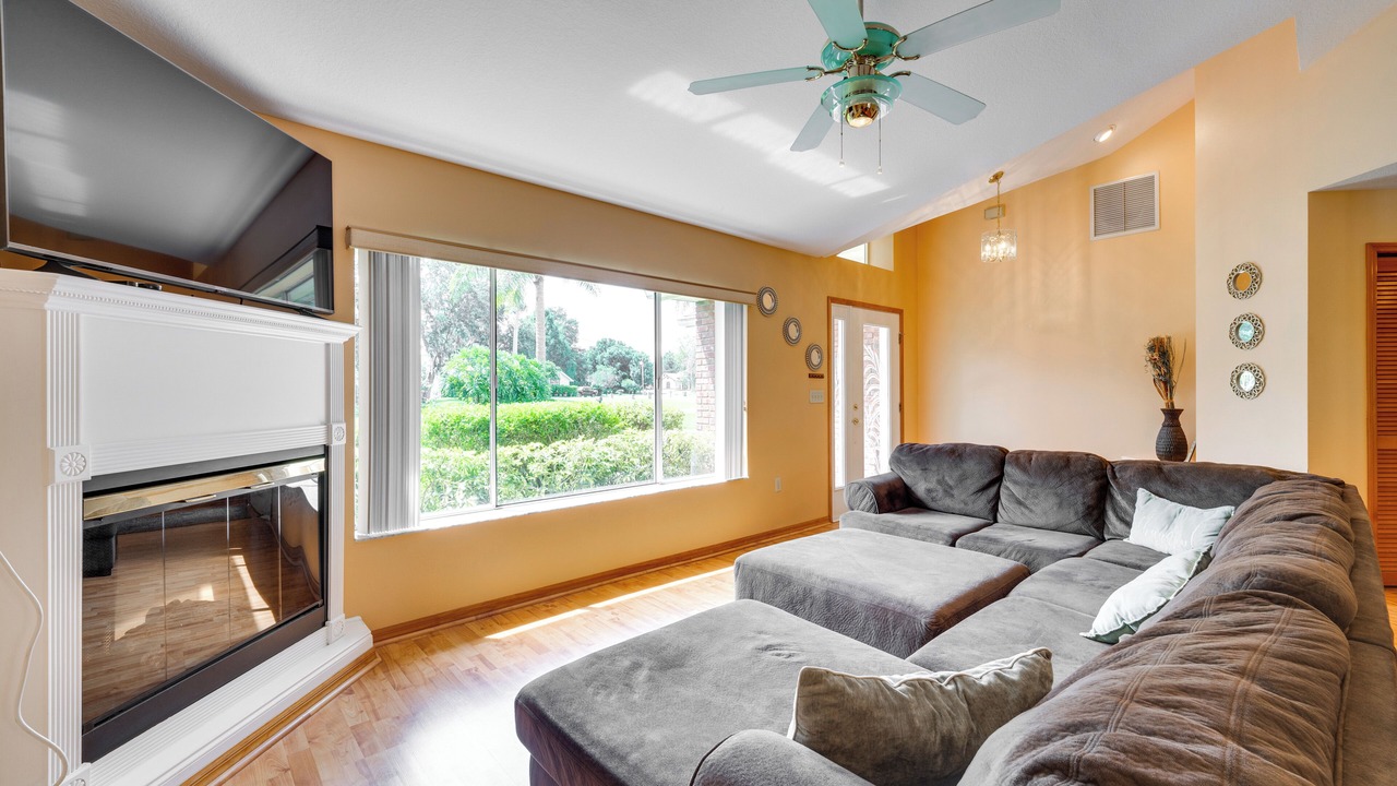 Photo of Livingroom in Campbell