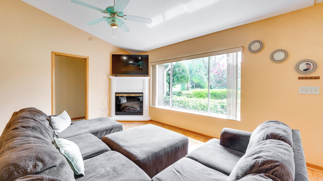 Photo of Livingroom in Campbell