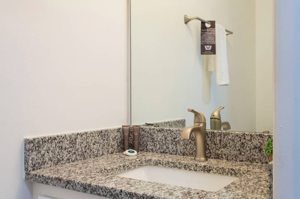 Photo of Bathroom in Lake Wilson Preserve