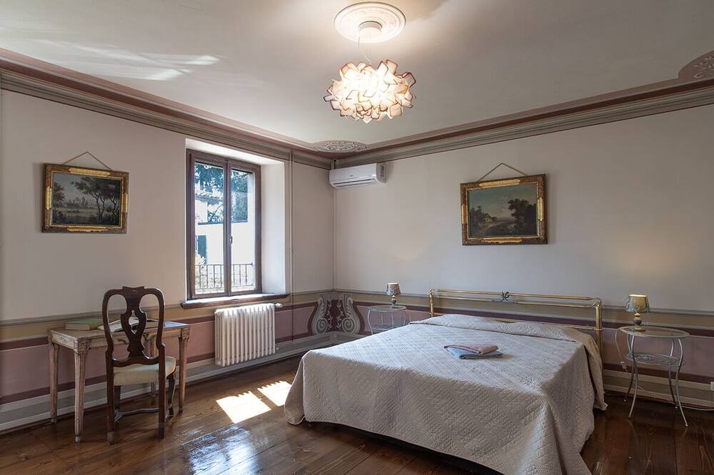 Photo of Bedroom in Santa Maria la Longa