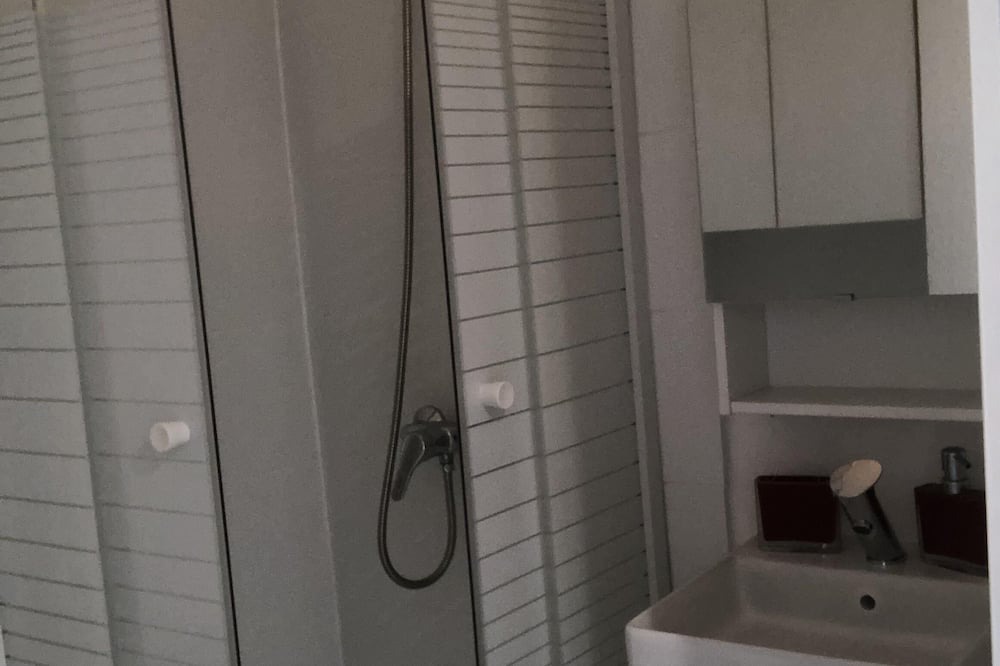 Photo of Bathroom in Saint Pierre de Feric