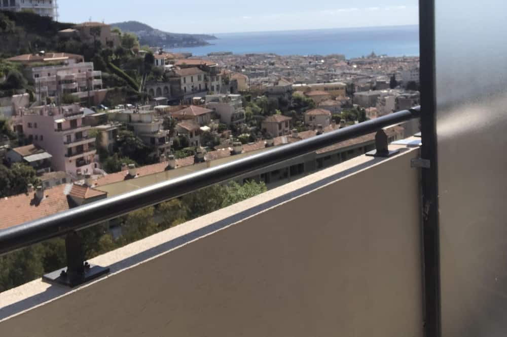 Photo of Patio Balcony in Saint Pierre de Feric