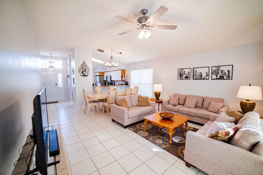 Photo of Livingroom in Chatham Park