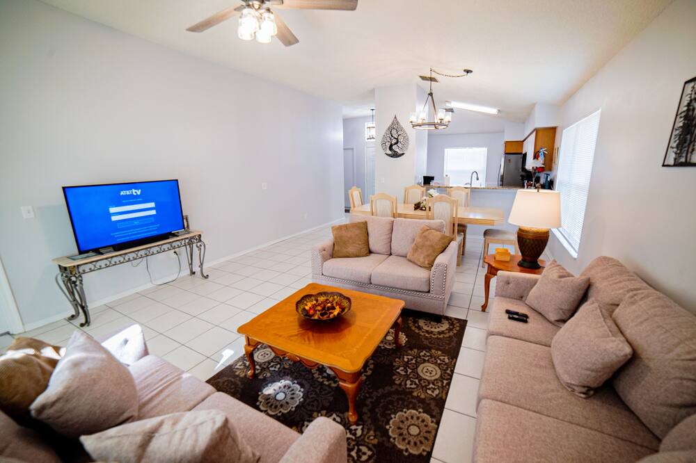 Photo of Livingroom in Chatham Park