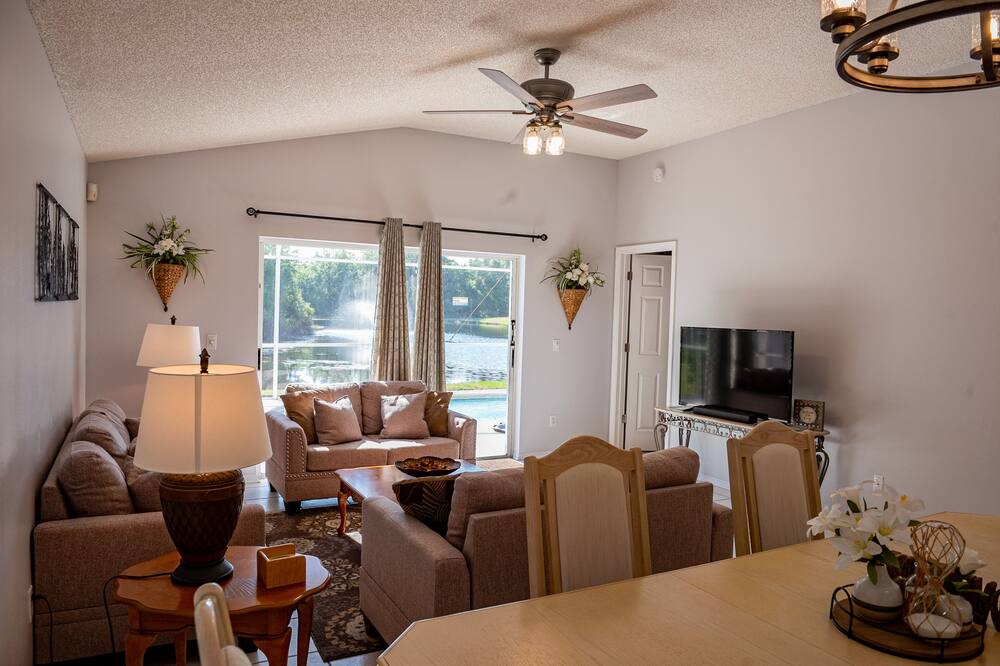 Photo of Livingroom in Chatham Park