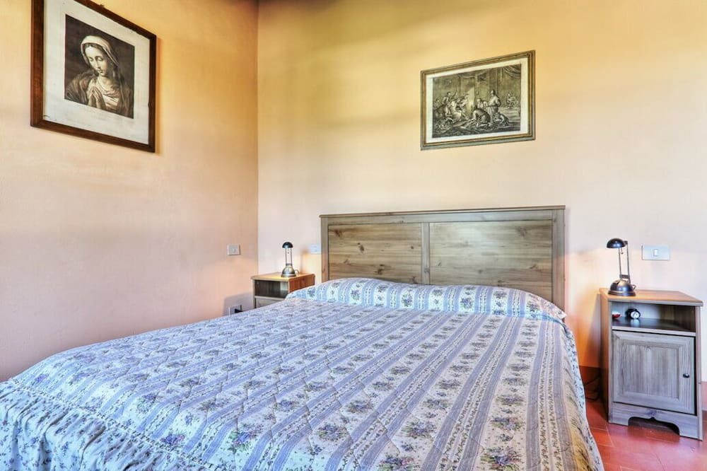 Photo of Bedroom in Calci