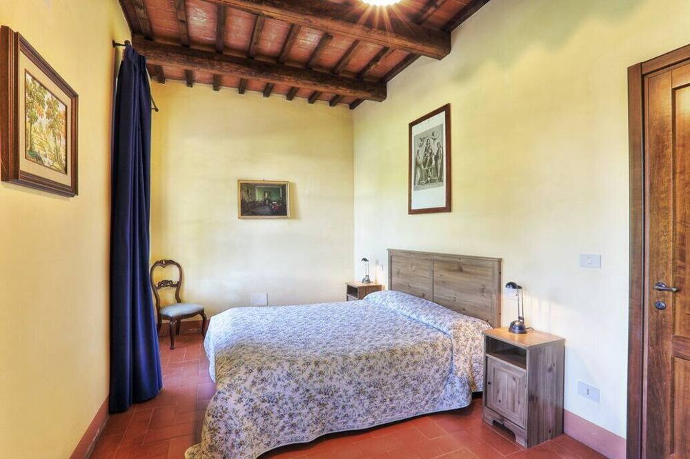 Photo of Bedroom in Calci