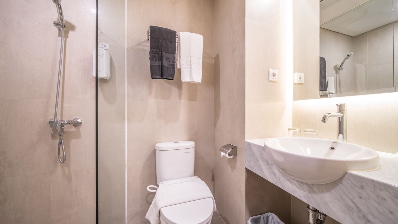 Photo of Bathroom in Kebon Jeruk