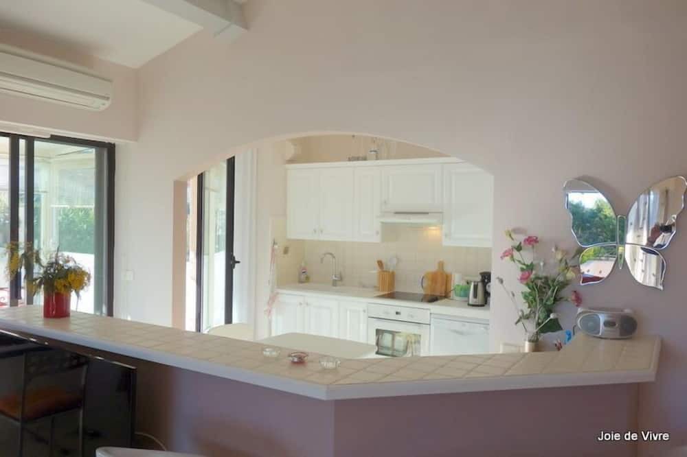 Photo of Bedroom in Mandelieu-la-Napoule Beach