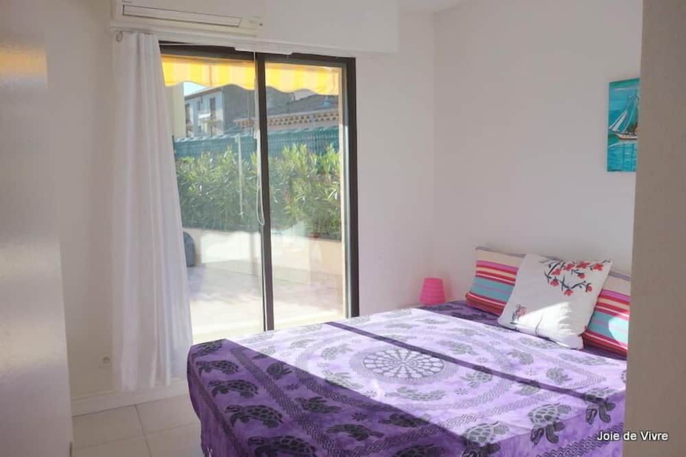 Photo of Bedroom in Mandelieu-la-Napoule Beach