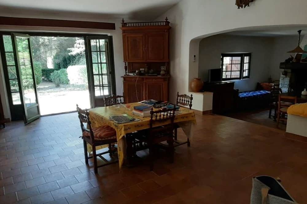 Photo of Kitchen in Bagnols-en-Foret