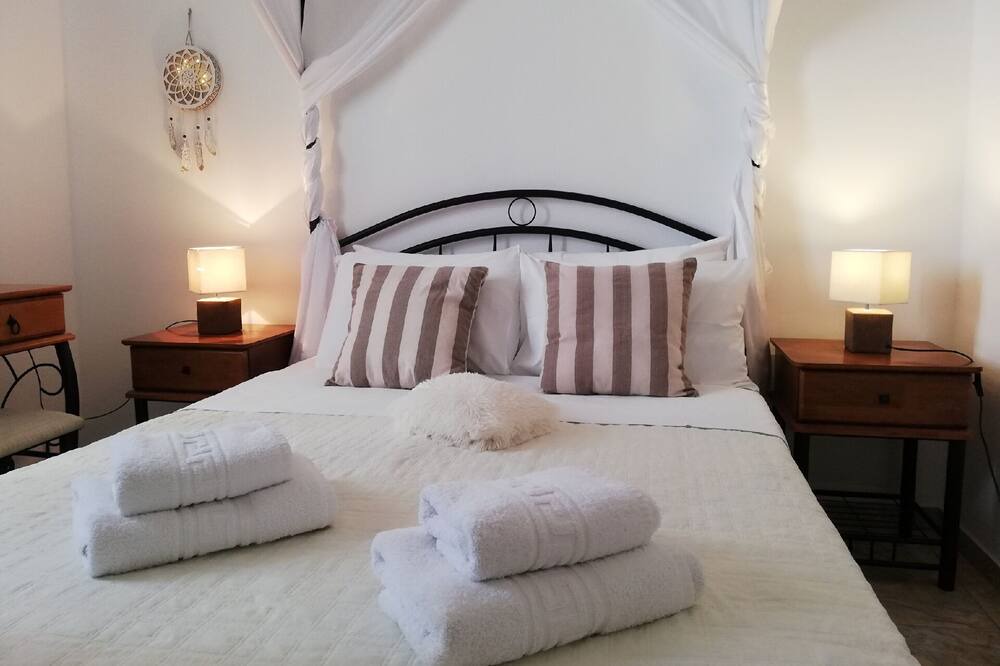 Photo of Bedroom in Perissa
