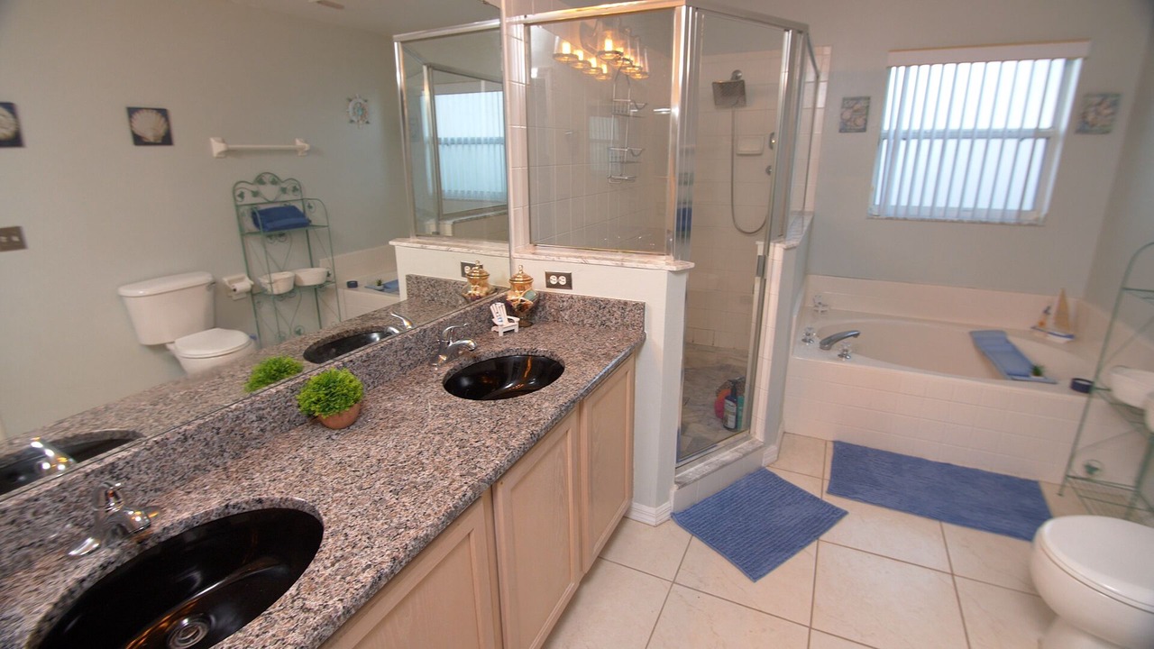 Photo of Bathroom in Thousand Oaks