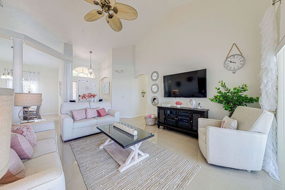 Photo of Livingroom in West Haven