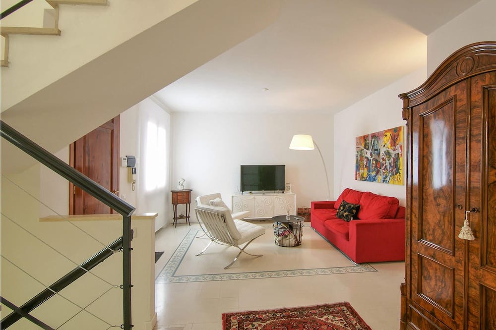 Photo of Bedroom in Corsanico-Bargecchia