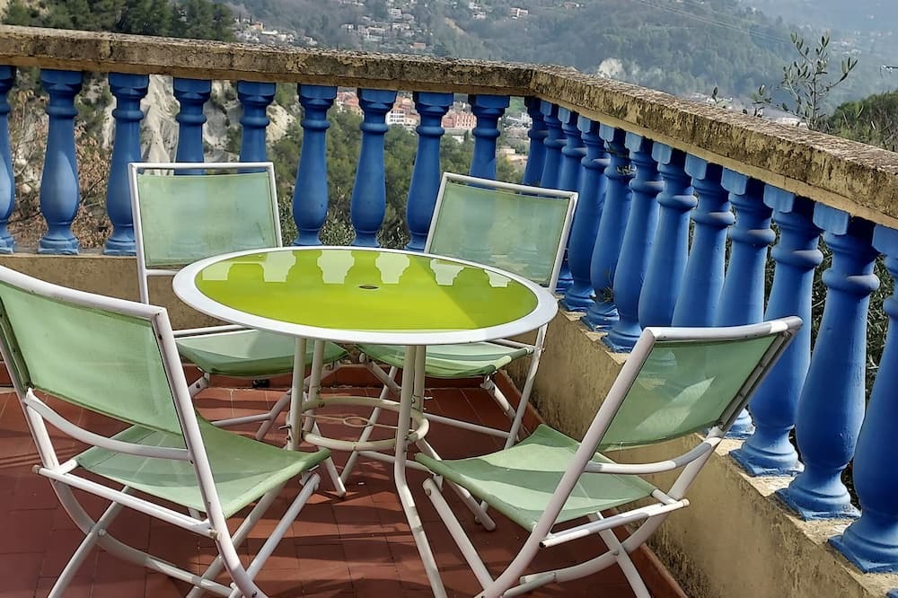 Photo of Patio Balcony in Contes
