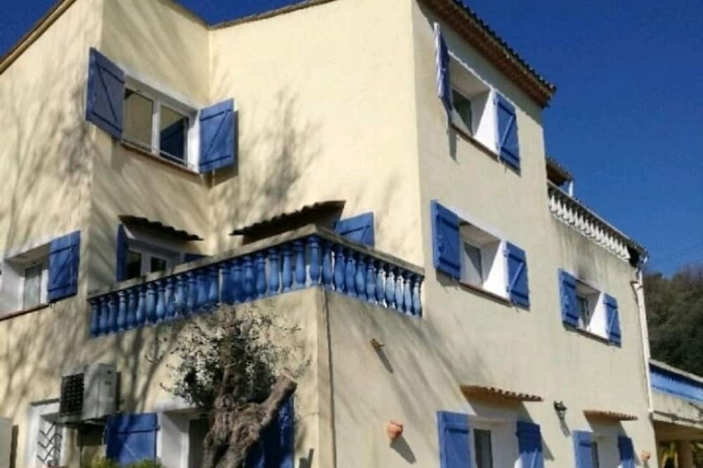 Photo of Outdoor in Contes