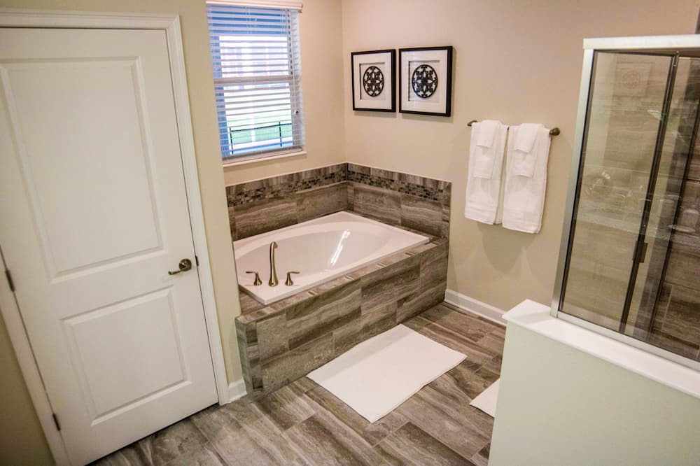 Photo of Bathroom in Davenport