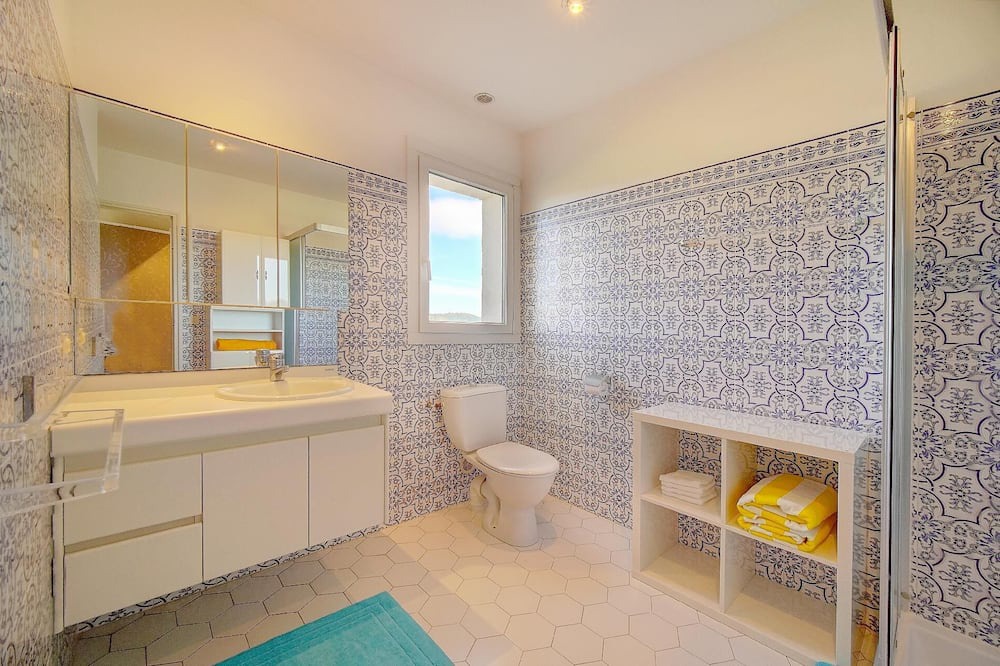 Photo of Bathroom in Les Adrets-de-l'Esterel