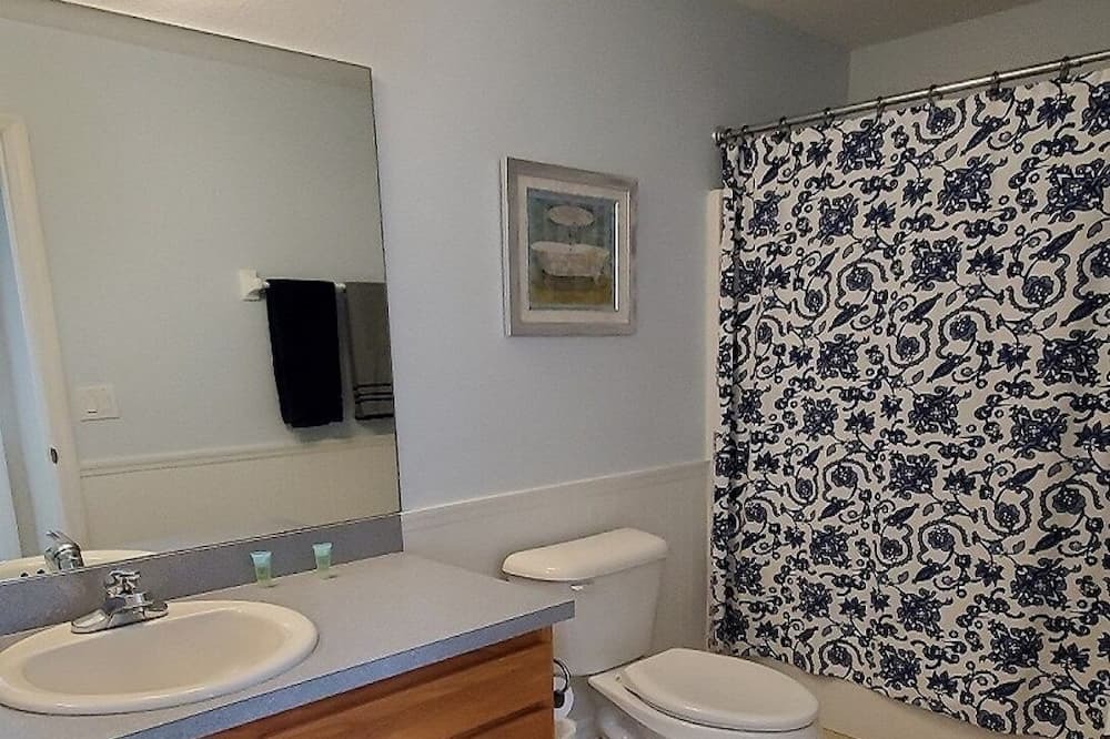 Photo of Bathroom in Lake Wilson Preserve