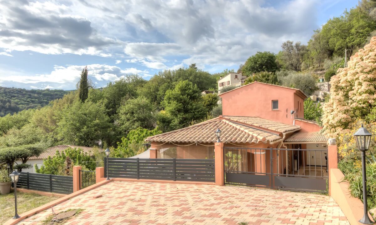 Photo of Outdoor in Contes