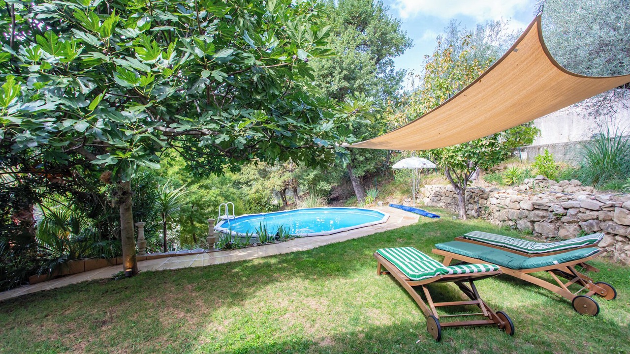 Photo of Outdoor in Contes