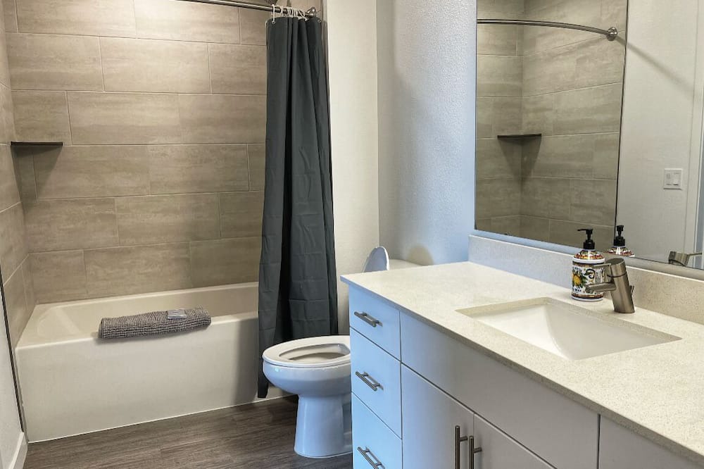 Photo of Bathroom in South Eola