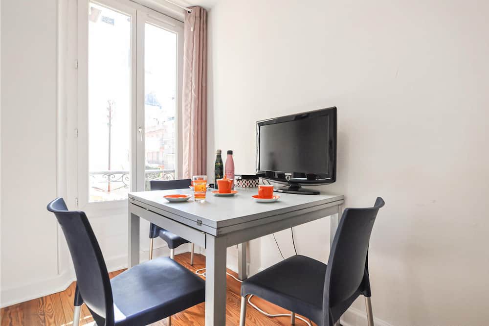 Photo of Bedroom in Prado - Republique