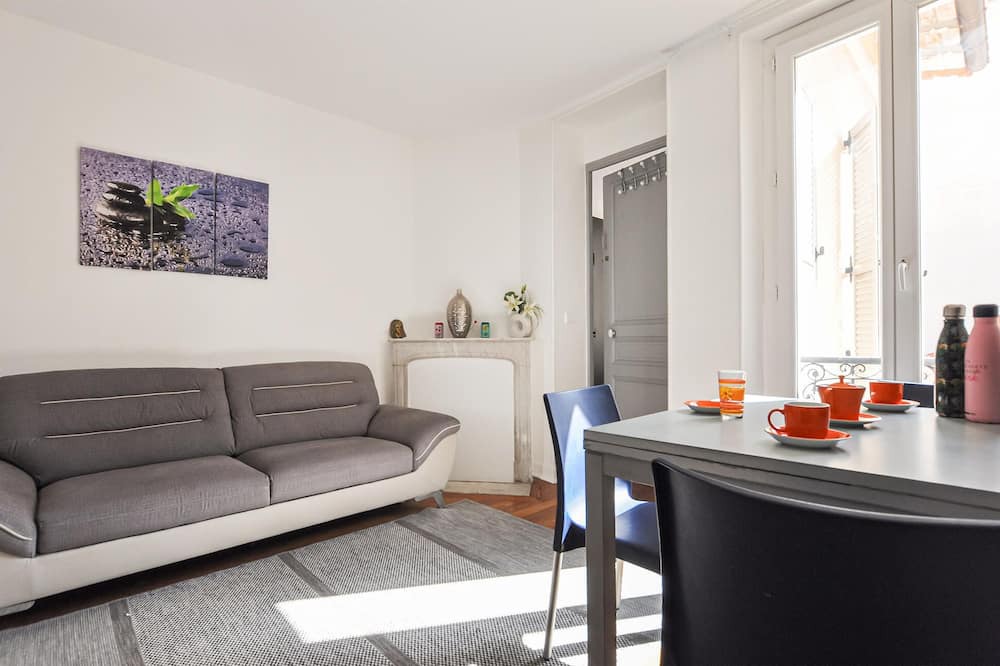 Photo of Bedroom in Prado - Republique