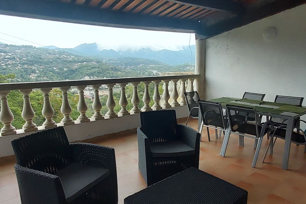 Photo of Patio Balcony in Contes