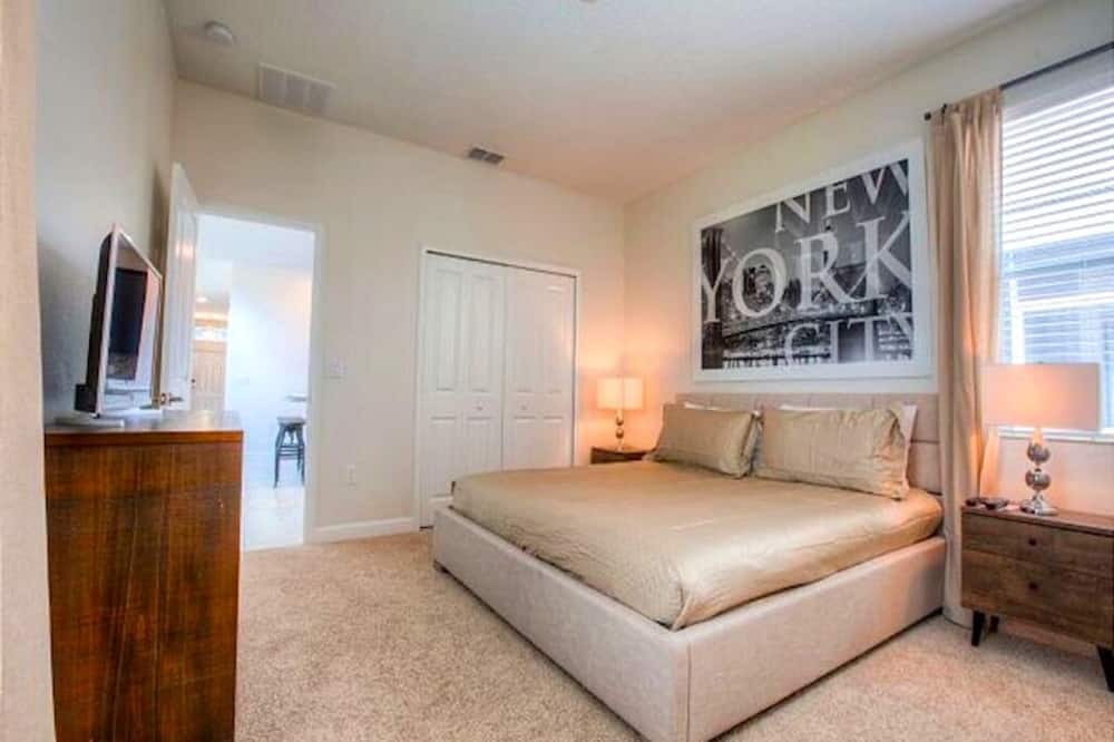 Photo of Bedroom in Davenport