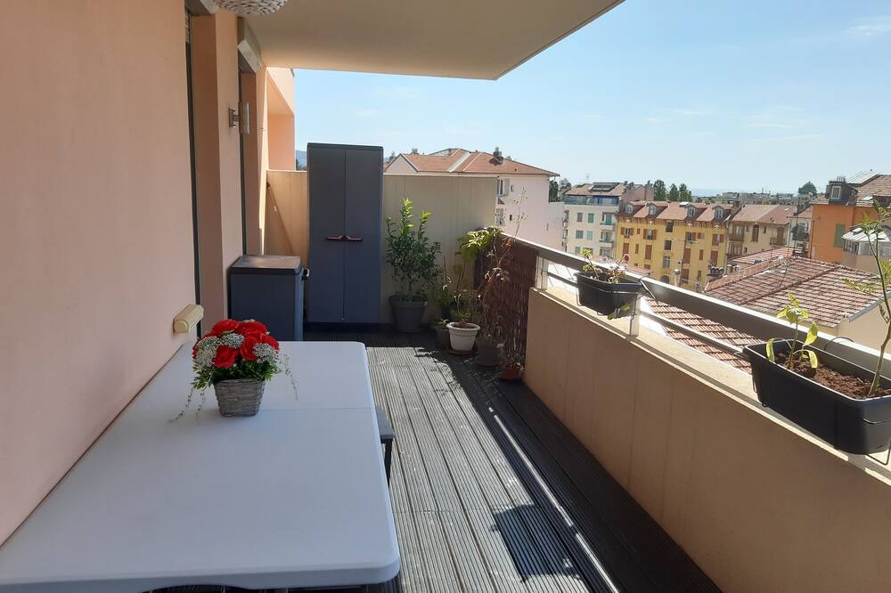 Photo of Patio Balcony in La Madeleine