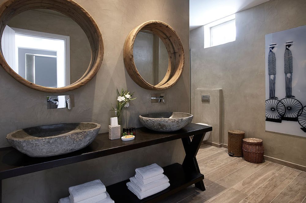 Photo of Bathroom in Exo Gialos