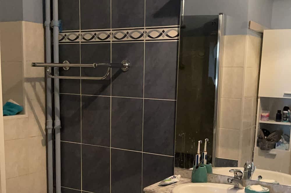 Photo of Bathroom in Liberation
