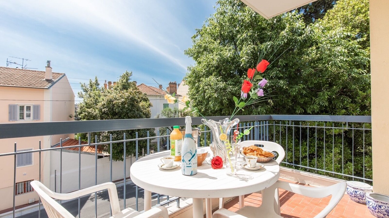 Photo of Patio Balcony in California - Pezou