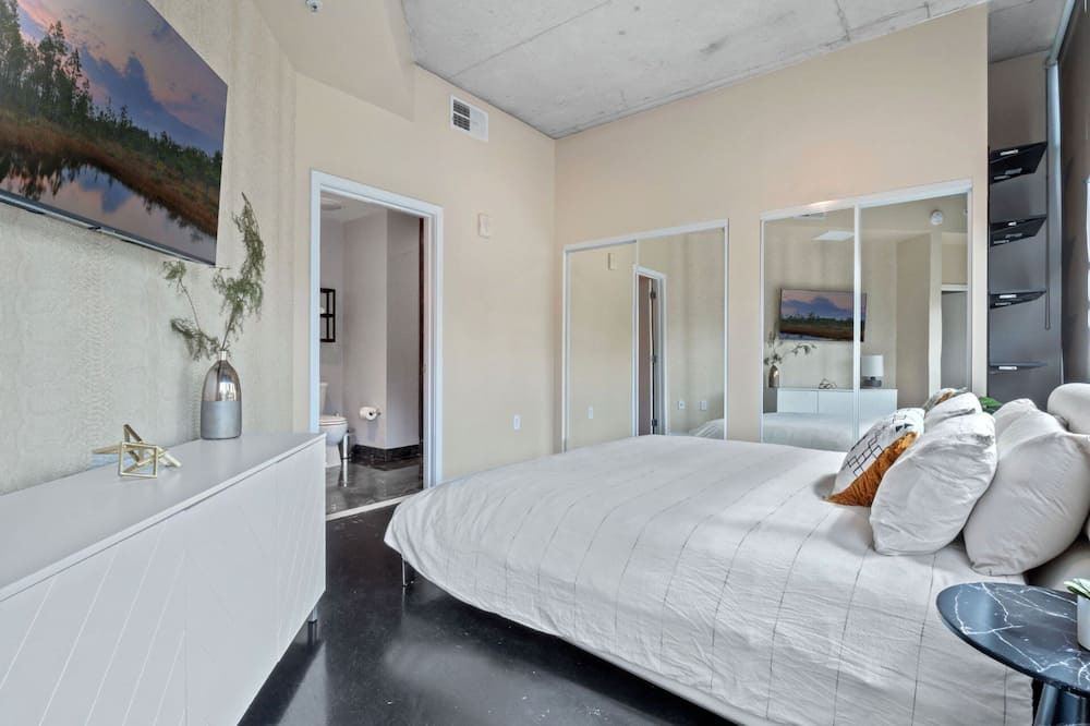 Photo of Bedroom in South Eola