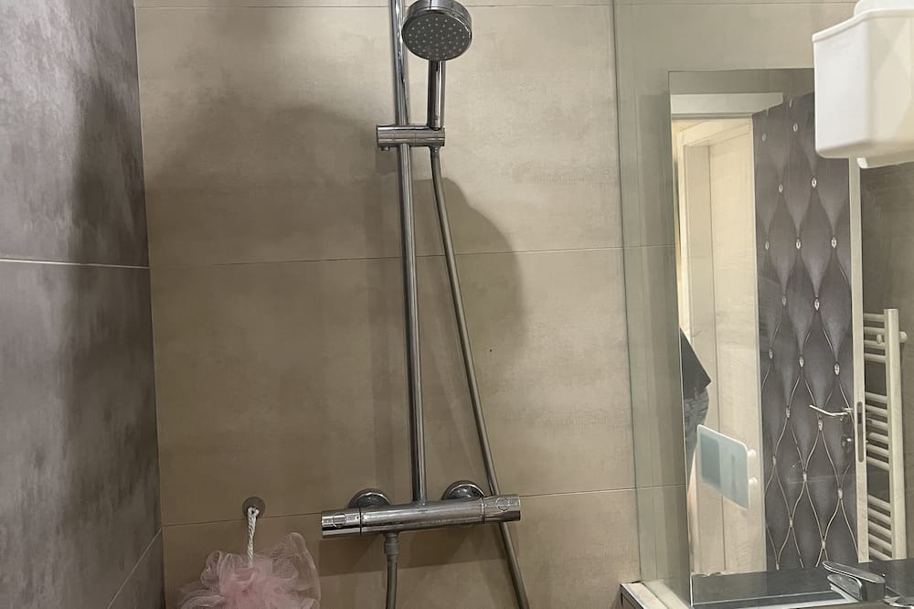 Photo of Bathroom in Prado - Republique