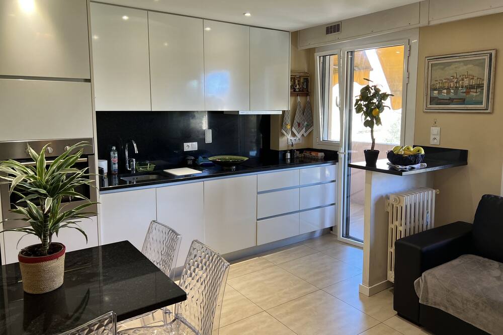 Photo of Kitchen in Prado - Republique