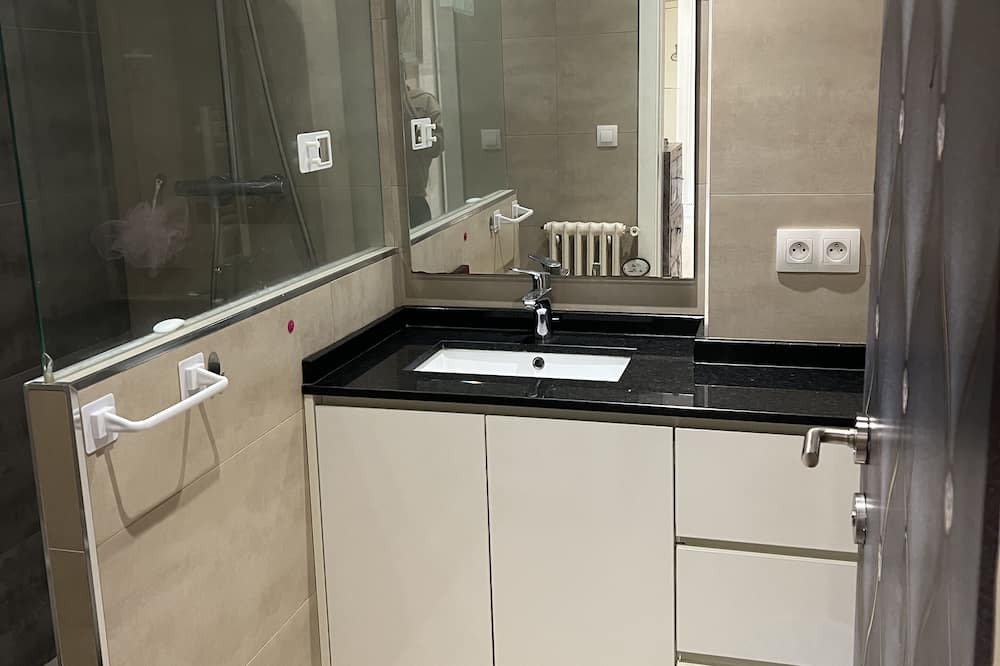 Photo of Bathroom in Prado - Republique