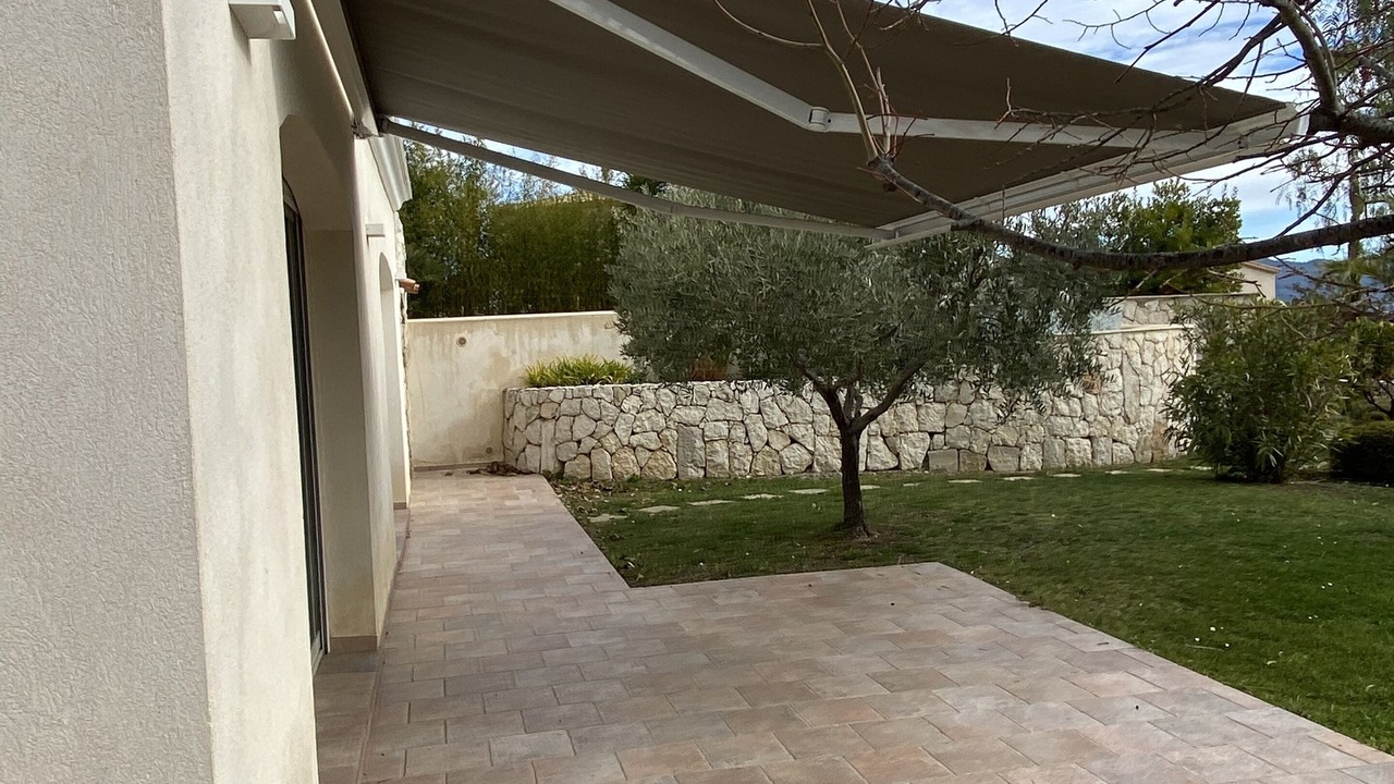 Photo of Patio Balcony in Gattieres