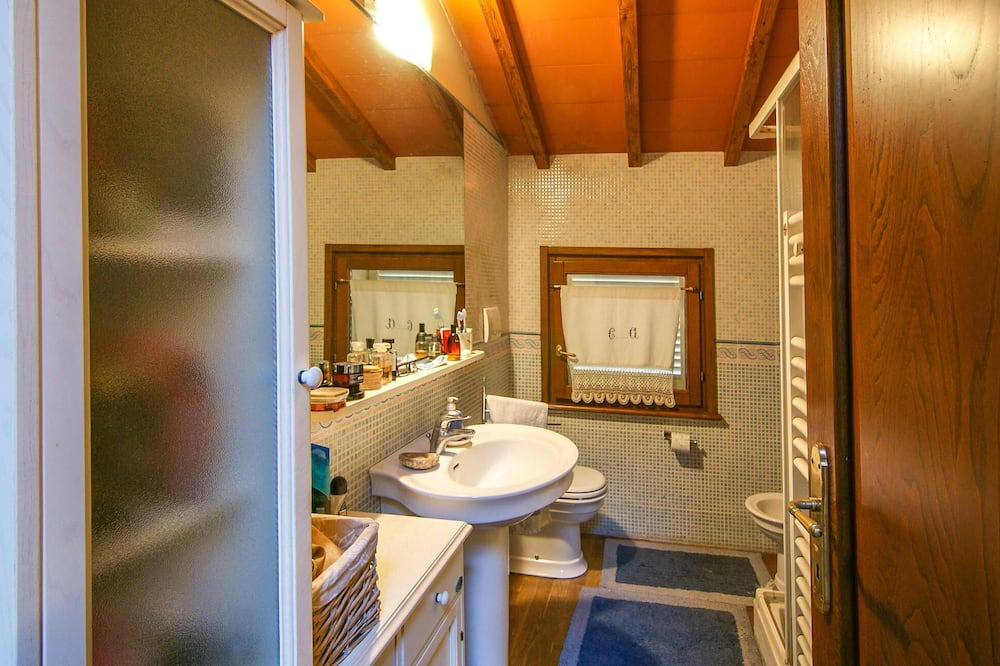 Photo of Bathroom in Strettoia