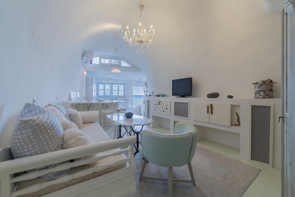 Photo of Livingroom in Akrotiri