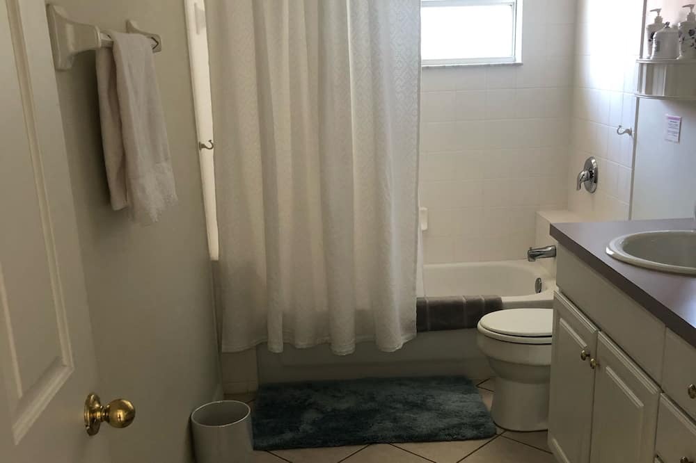 Photo of Bathroom in Doral Woods