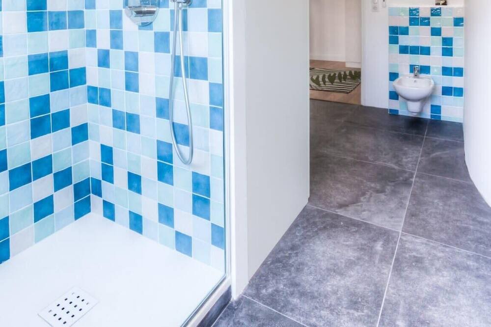 Photo of Bathroom in La Californie