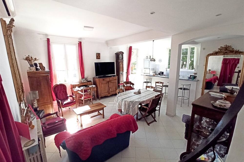Photo of Livingroom in Saint-Sylvestre