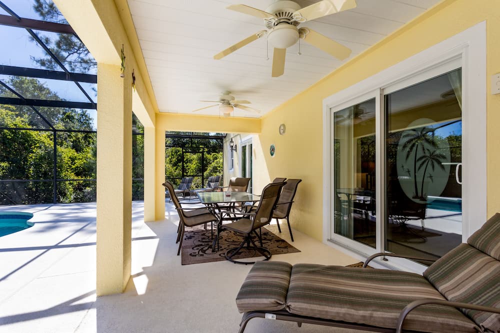 Photo of Patio Balcony in Lake Wilson Preserve